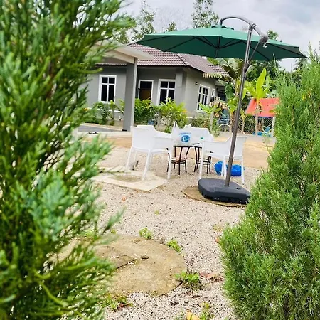 The Pine House Villa Kuala Berang Exterior photo
